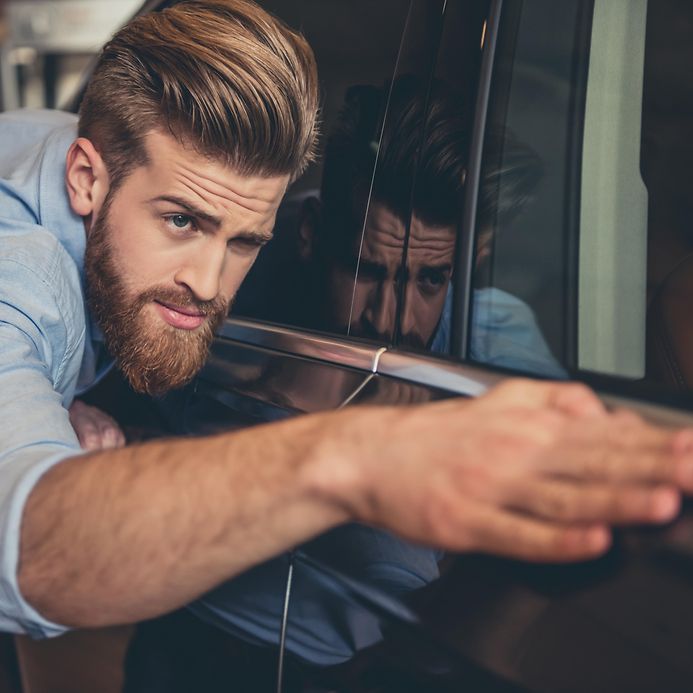 Kfz-Versicherung wechseln - sinnvoll oder nicht? (© gettyimages / vadimguzhva)
