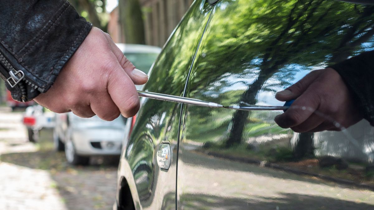 vandalismus-auto-versicherung-bild.jpg