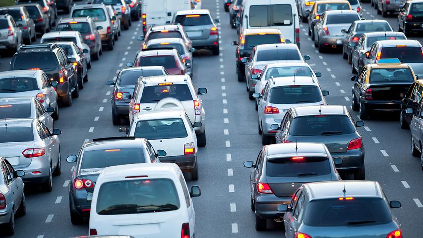 Kfz-Versicherung für ausländische Kraftfahrzeuge in Deutschland (© Grafissimo / Getty Images)