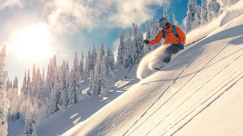Skiversicherung: Diesen Schutz brauchen Sie im Winterurlaub (© gettyimages / ZargonDesign)