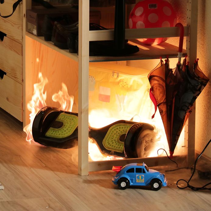 Akkubrände: Warum sich Lithium-Ionen-Batterien entzünden (© IFS - Institut für Schadenverhütung und Schadenforschung der öffentlichen Versicherer e.V.)