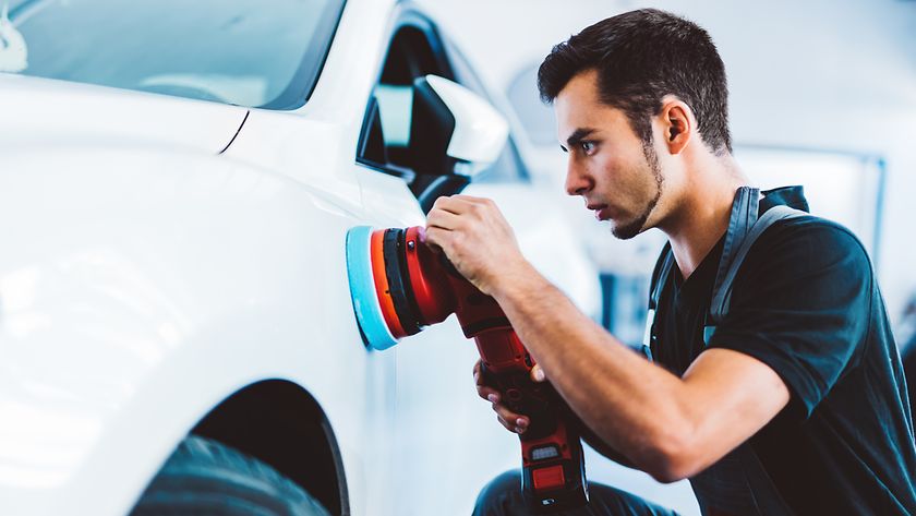 Autoreparatur: Diese 10 Ersatzteile sind besonders teuer geworden (© Gettyimages / NiseriN)