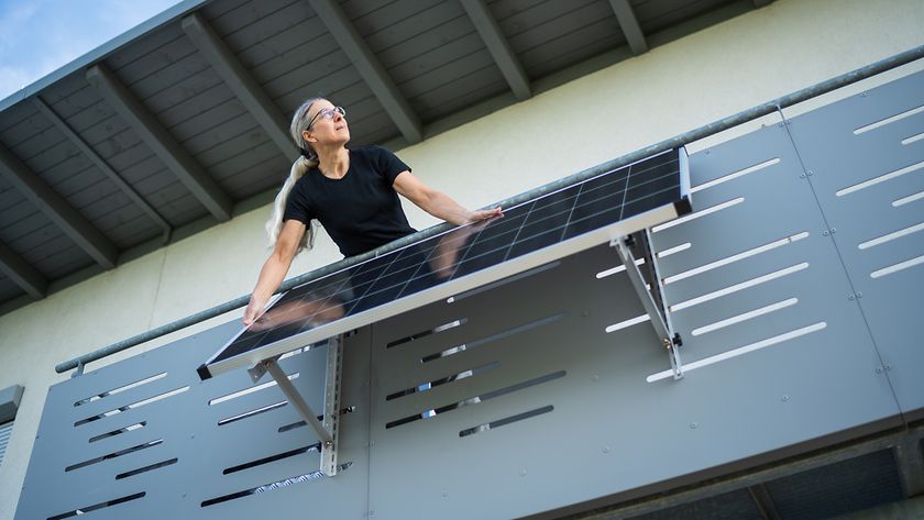 Wie sind Balkonkraftwerke versichert? (© Gettyimages / amriphoto)