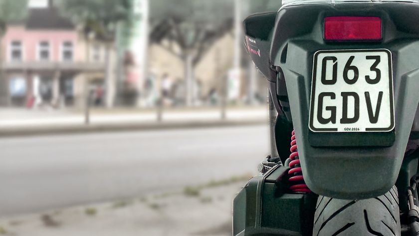 Stichtag 1. März: Kennzeichen an Rollern, Mofas und E-Scootern wechseln (© GDV)