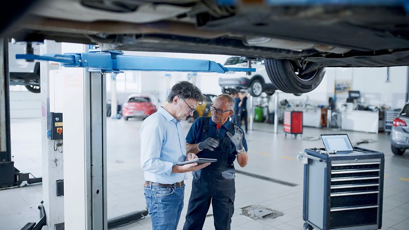 Spar-Tipp: Werkstattbindung in der Kfz-Versicherung vereinbaren (© gettyimages)