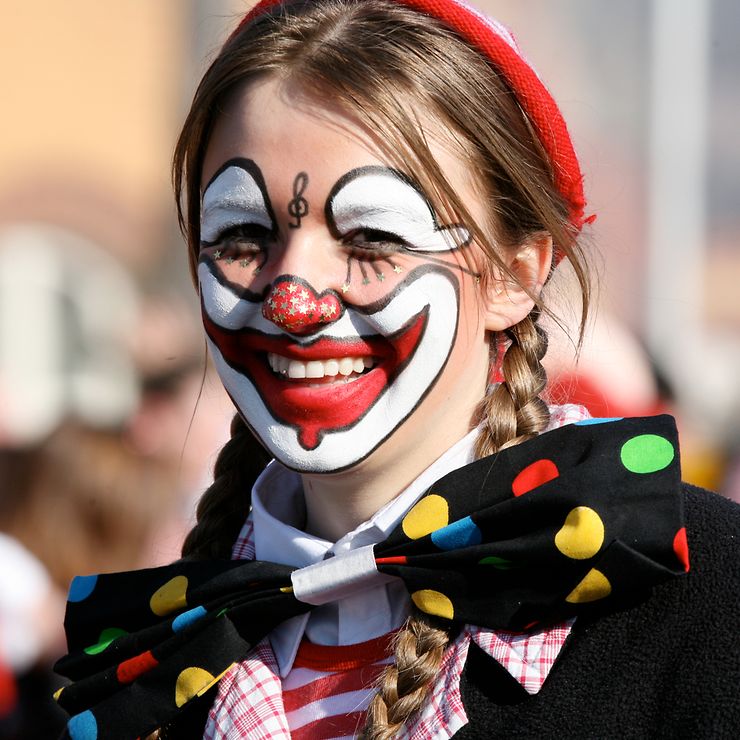 Richtig abgesichert durch den Karneval (© gettyimages / clu)