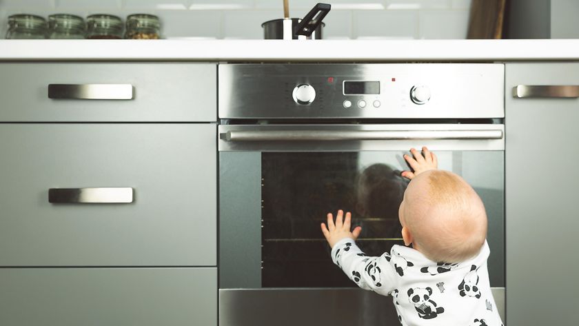 Kinderunfall-Check: Wie sicher ist der Alltag Ihres Kindes wirklich? (© gettyimages / artursfoto)